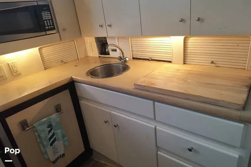 Slide: The Image of Carver Yachts 325 Aft Cabin 1998 - 16316405