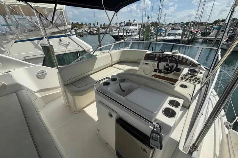 Slide: The Image of Silverton 330 Sport Bridge 2005 - 22