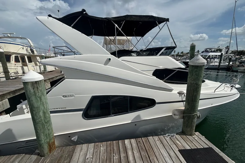 Slide: The Image of Silverton 330 Sport Bridge 2005 - 12
