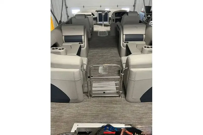 Slide: The Image of Bennington 23LFB 2023 - 16231456