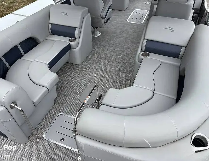 Slide: The Image of Bennington 23LFB 2023 - 16231453