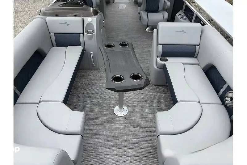 Slide: The Image of Bennington 23LFB 2023 - 16231449