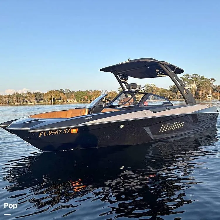 The Image of Malibu 23 MXZ Black & Gold Edition 2020 - 16218803