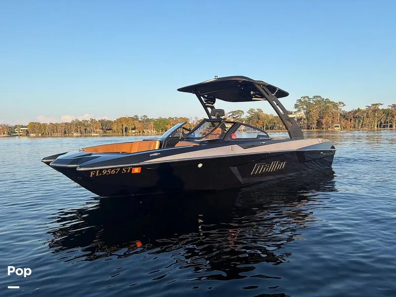 Slide: The Image of Malibu 23 MXZ Black & Gold Edition 2020 - 16231406