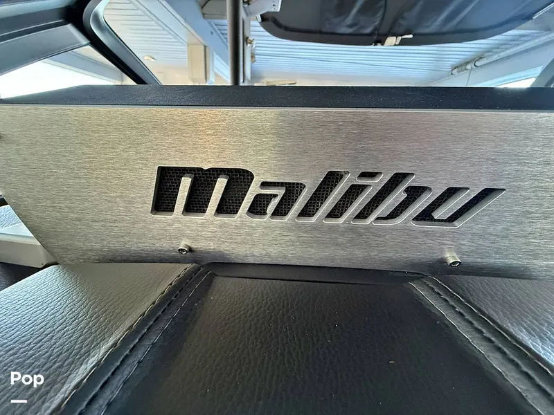 Slide: The Image of Malibu 23 MXZ Black & Gold Edition 2020 - 16243080