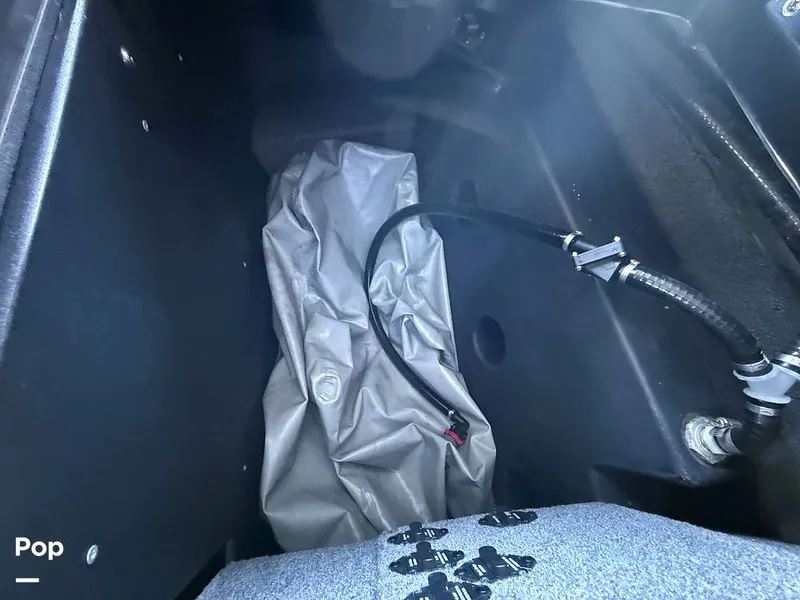 Slide: The Image of Malibu 23 MXZ Black & Gold Edition 2020 - 16243086