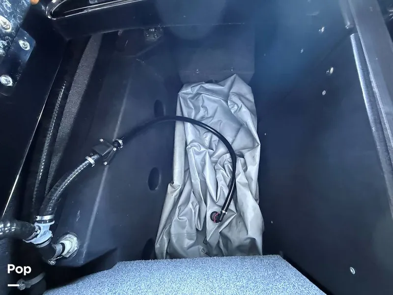 Slide: The Image of Malibu 23 MXZ Black & Gold Edition 2020 - 16243087