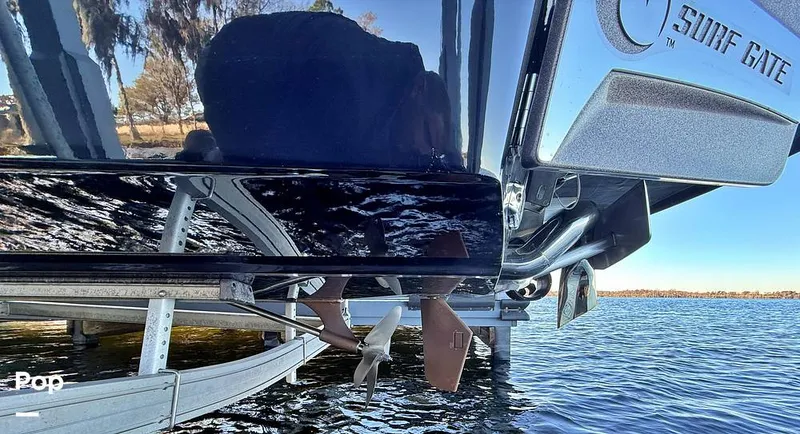 Slide: The Image of Malibu 23 MXZ Black & Gold Edition 2020 - 16243094