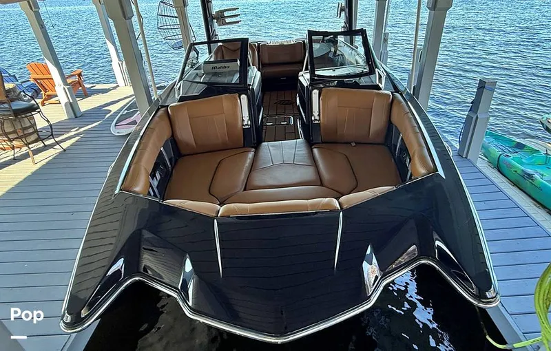 Slide: The Image of Malibu 23 MXZ Black & Gold Edition 2020 - 16243102