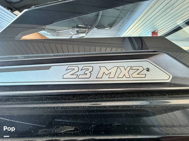 Slide: The Image of Malibu 23 MXZ Black & Gold Edition 2020 - 16243106