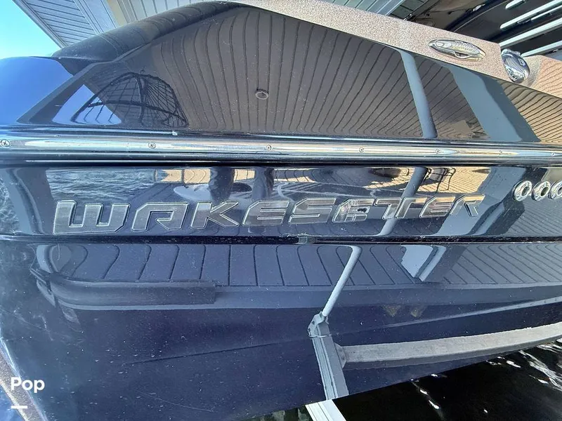 Slide: The Image of Malibu 23 MXZ Black & Gold Edition 2020 - 16243109