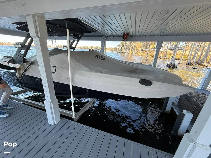 Slide: The Image of Malibu 23 MXZ Black & Gold Edition 2020 - 16243055