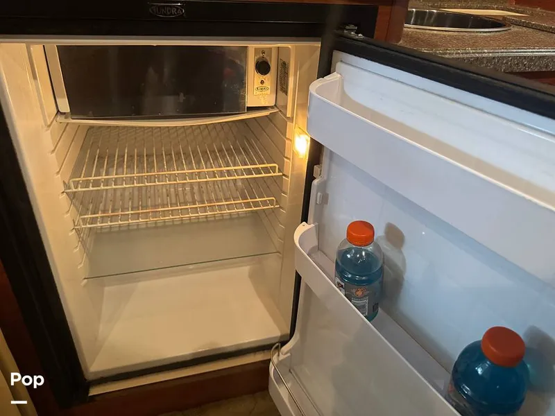 Slide: The Image of Rinker 342 Fiesta Vee 2004 - 16228097