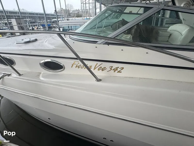 Slide: The Image of Rinker 342 Fiesta Vee 2004 - 16228007