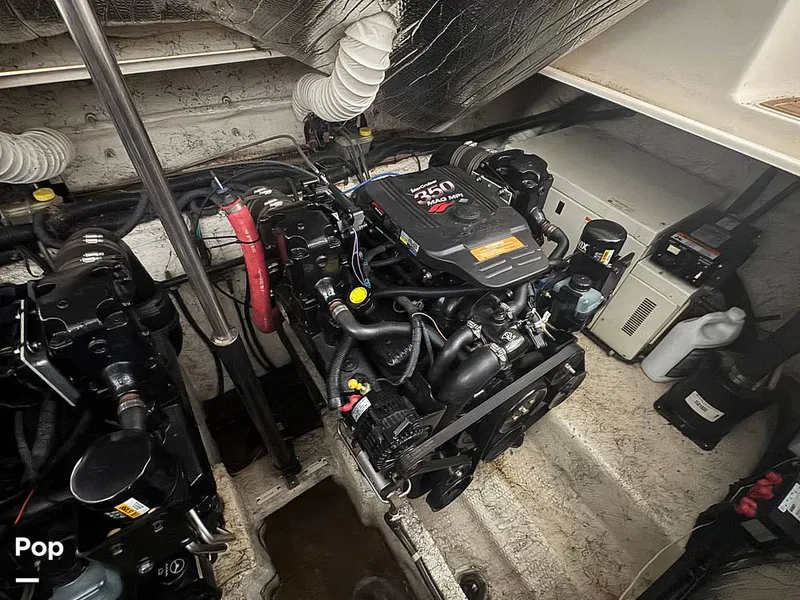 Slide: The Image of Rinker 342 Fiesta Vee 2004 - 16228194