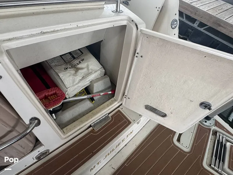 Slide: The Image of Rinker 342 Fiesta Vee 2004 - 16228017