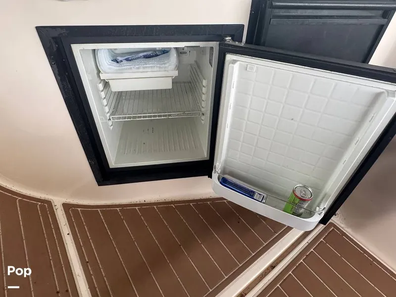 Slide: The Image of Rinker 342 Fiesta Vee 2004 - 16228036