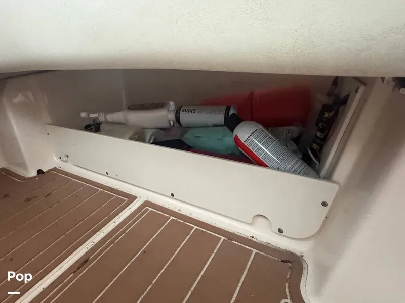 Slide: The Image of Rinker 342 Fiesta Vee 2004 - 16228049