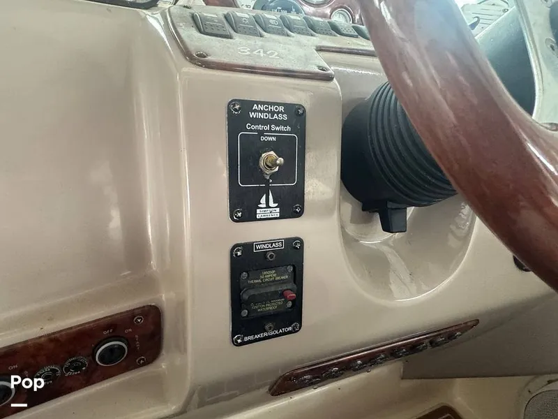 Slide: The Image of Rinker 342 Fiesta Vee 2004 - 16228057