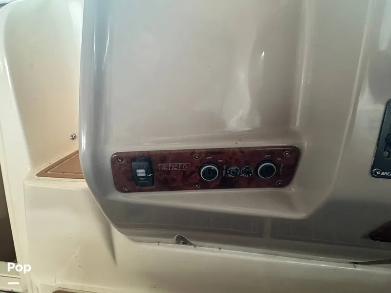 Slide: The Image of Rinker 342 Fiesta Vee 2004 - 16228059