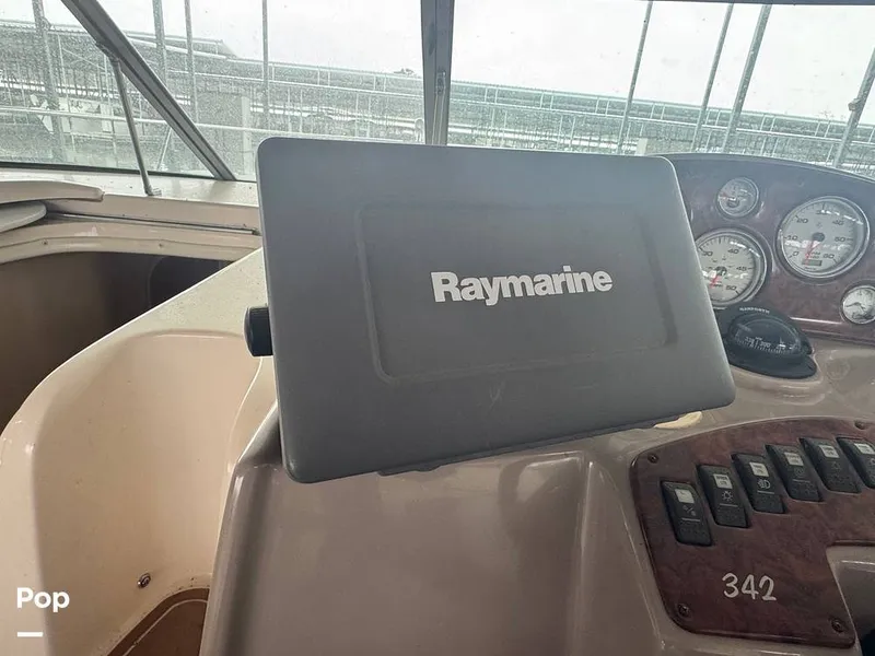 Slide: The Image of Rinker 342 Fiesta Vee 2004 - 16228063