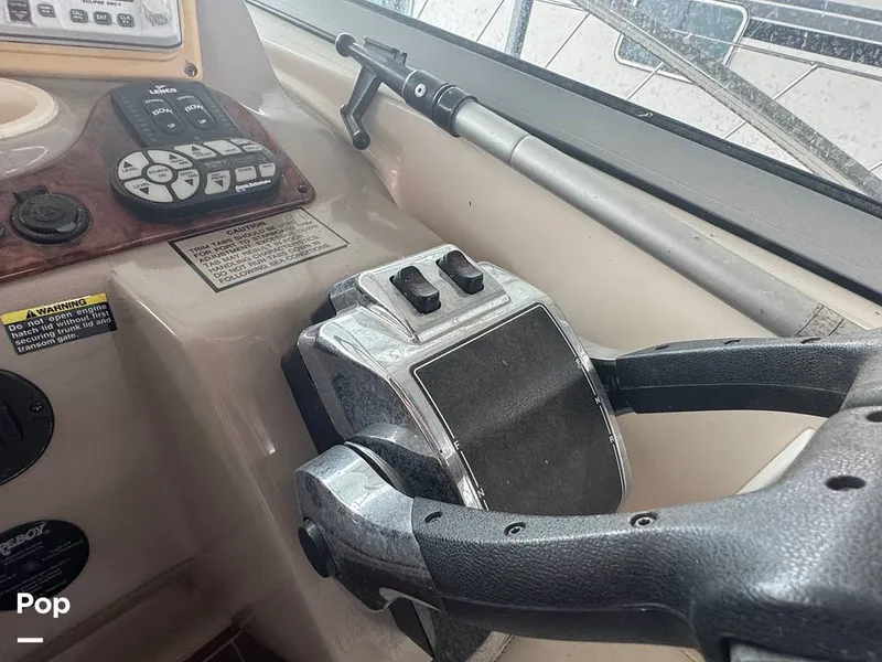 Slide: The Image of Rinker 342 Fiesta Vee 2004 - 16228064