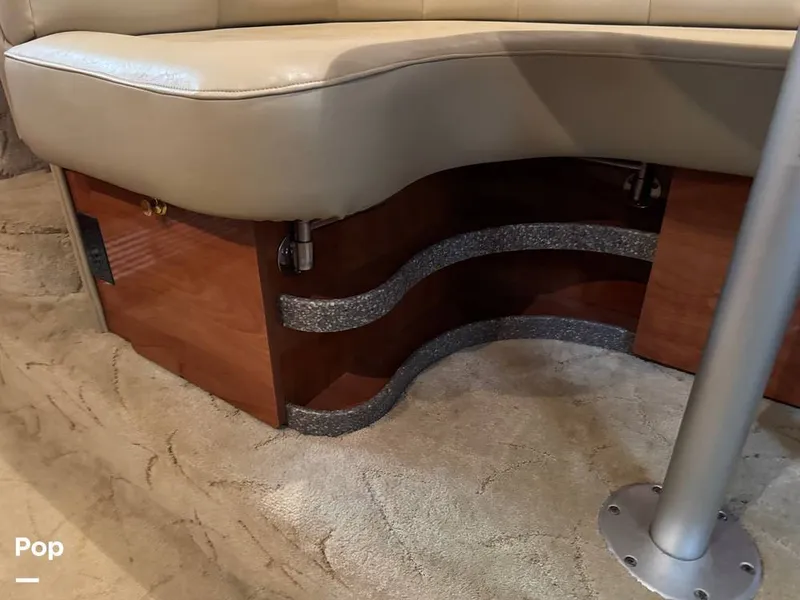 Slide: The Image of Rinker 342 Fiesta Vee 2004 - 16228079