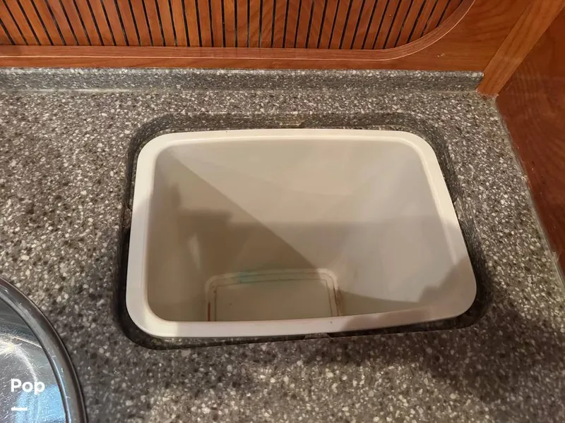 Slide: The Image of Rinker 342 Fiesta Vee 2004 - 16228088