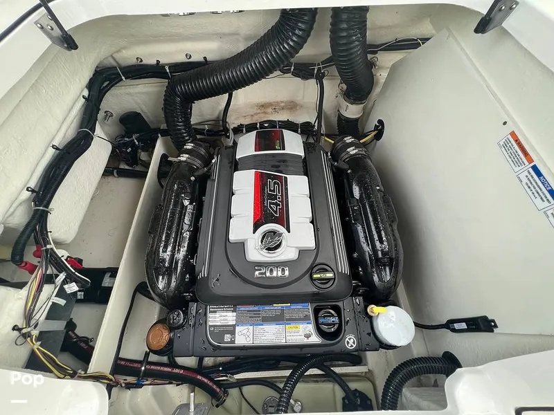 Slide: The Image of Bayliner VR5 2021 - 16394992