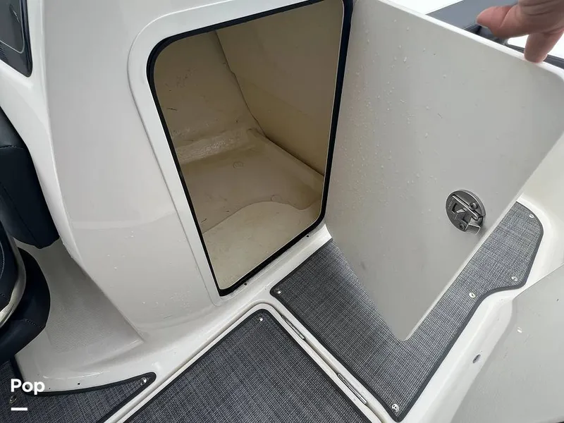 Slide: The Image of Bayliner VR5 2021 - 16394993
