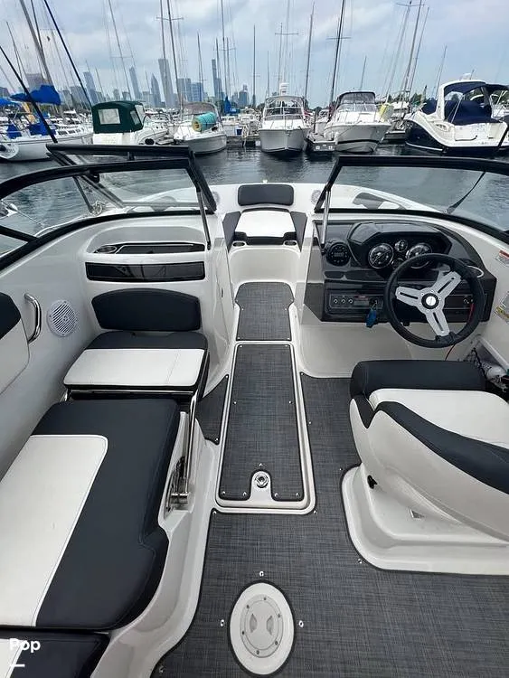 Slide: The Image of Bayliner VR5 2021 - 16219919