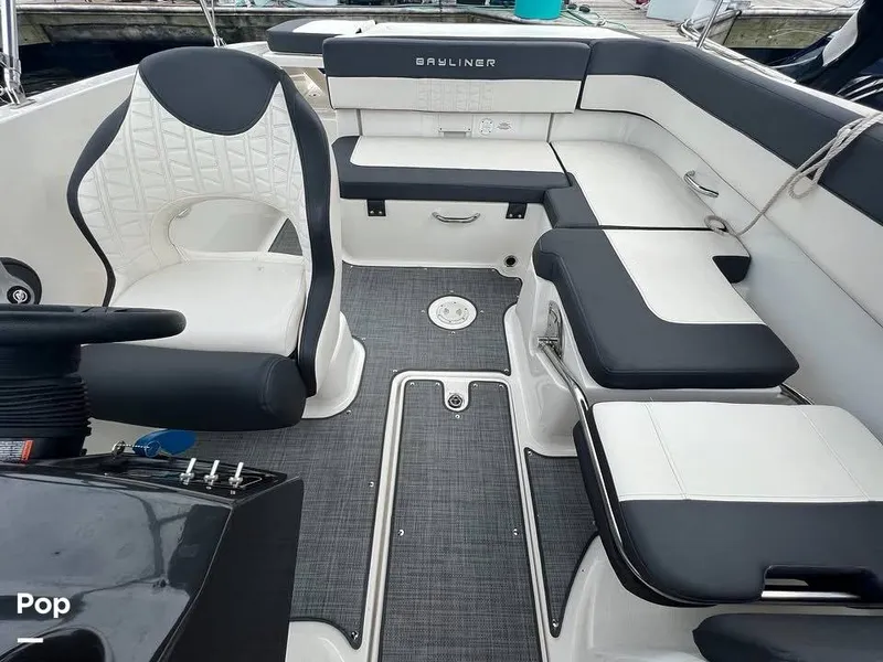 Slide: The Image of Bayliner VR5 2021 - 16219920