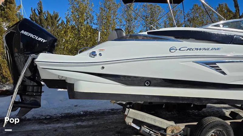 Slide: The Image of Crownline Boats 250 XSS 2023 - 16227879