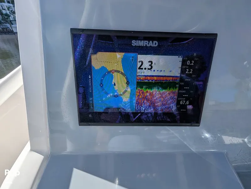 Slide: The Image of Simrad GPS - 16241211