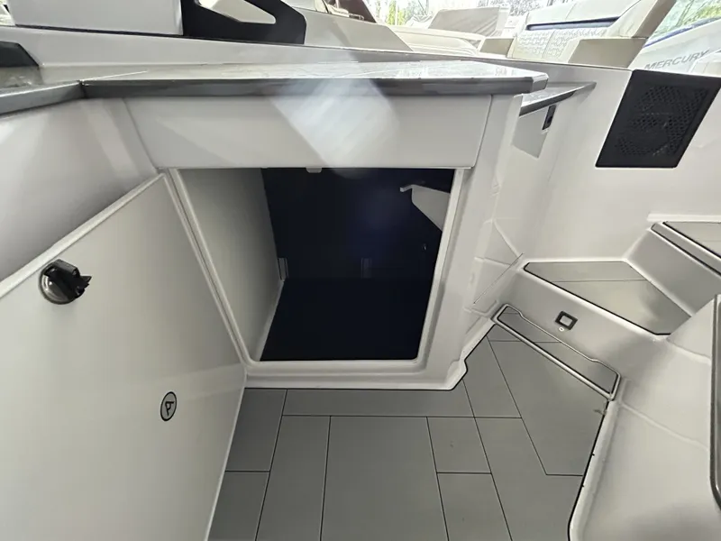 Slide: The Image of Aviara AV32 Outboard 2024 - 16