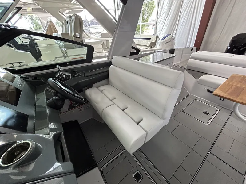 Slide: The Image of Aviara AV32 Outboard 2024 - 5