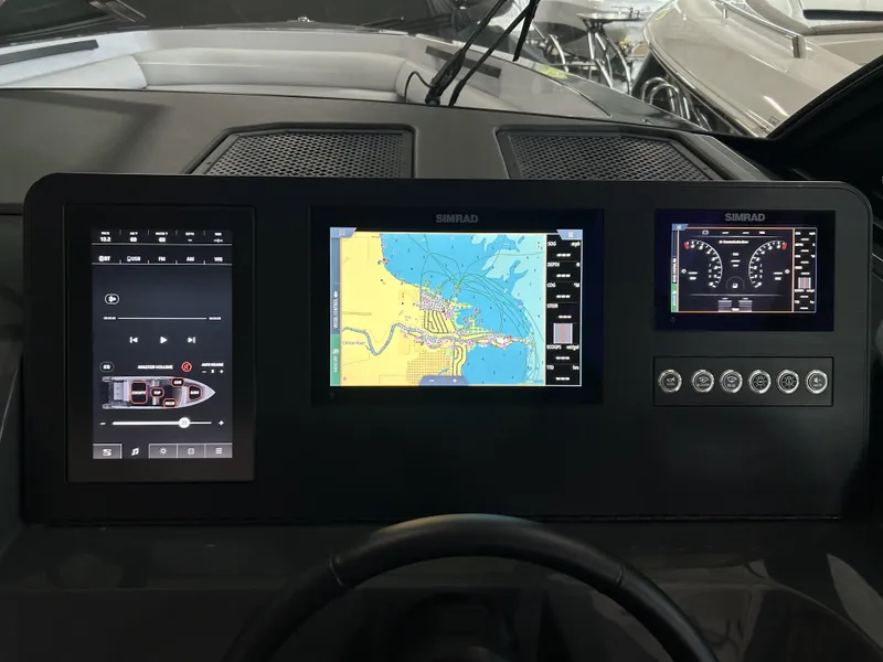 Slide: The Image of Aviara AV32 Outboard 2024 - 8