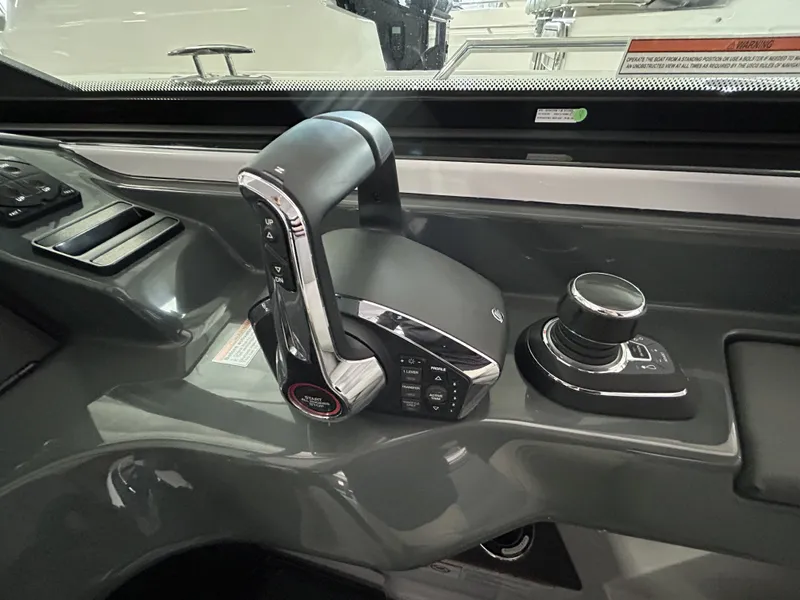 Slide: The Image of Aviara AV32 Outboard 2024 - 9