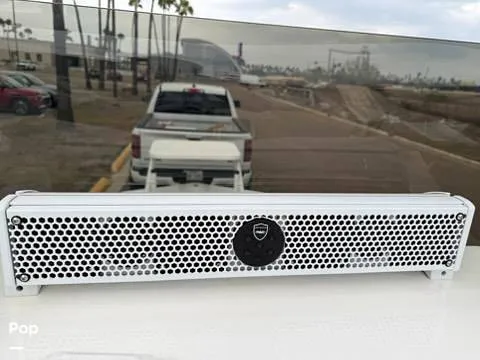 Slide: The Image of Majek M2 Illusion 2024 - 16244410