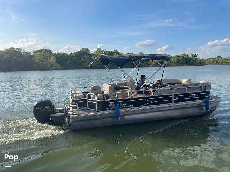 Slide: The Image of Party, Ski Or Fish - 16334133