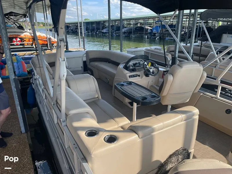 Slide: The Image of 11 Passenger - 16334192