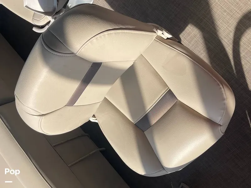 Slide: The Image of Clean Comfy Seats - 16334654