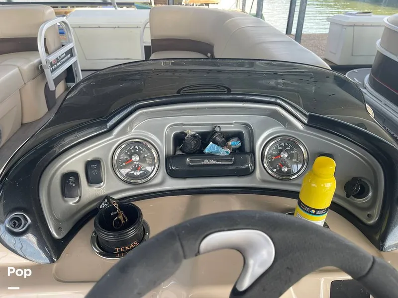 Slide: The Image of Fingertip Controls - 16334643