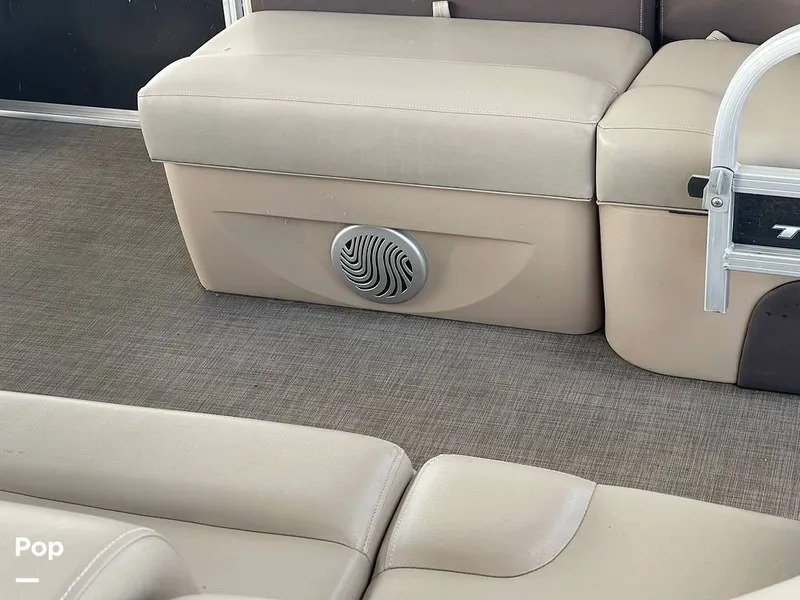 Slide: The Image of Marine Speakers - 16334166