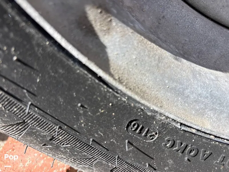Slide: The Image of Tire Date Code - 16263203