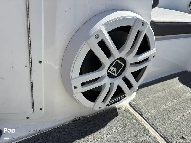 Slide: The Image of Upgraded Stereo - 16262606