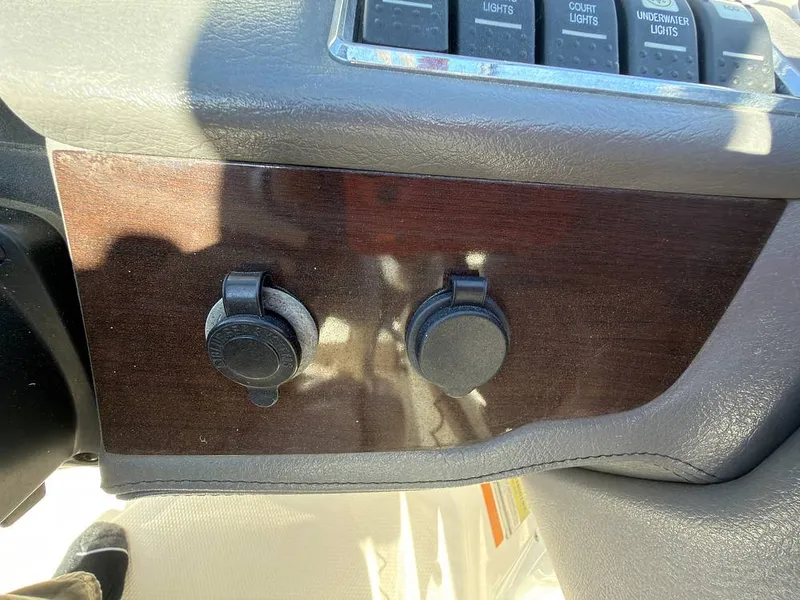 Slide: The Image of Chaparral Suncoast 230 2016 - 16235086