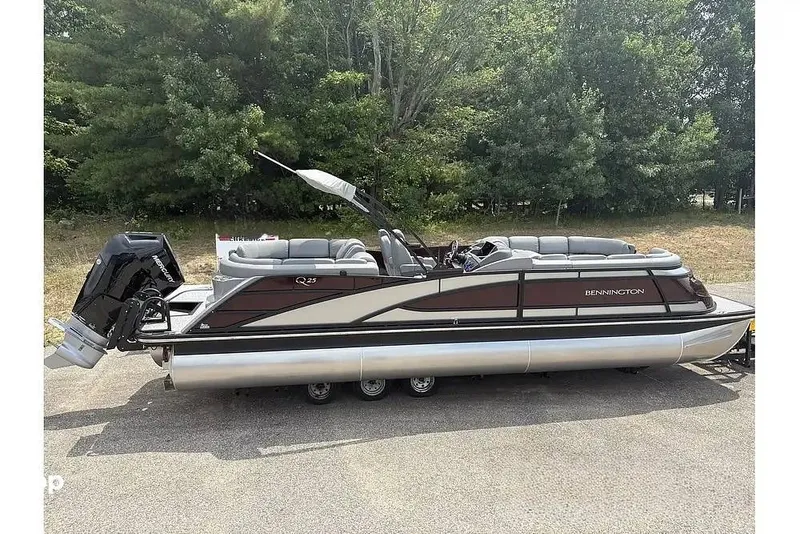 Slide: The Image of Bennington 25QFB 2024 - 16237173