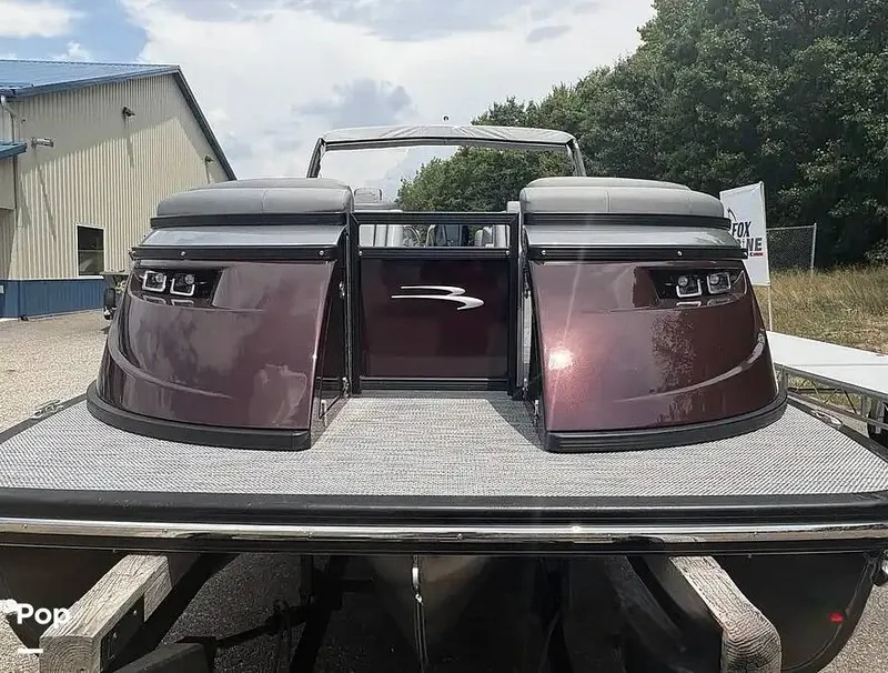 Slide: The Image of Bennington 25QFB 2024 - 16237175