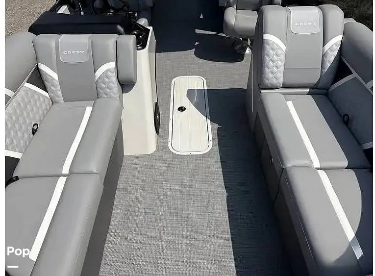 Slide: The Image of Crest 220 SLC 2025 - 16237696